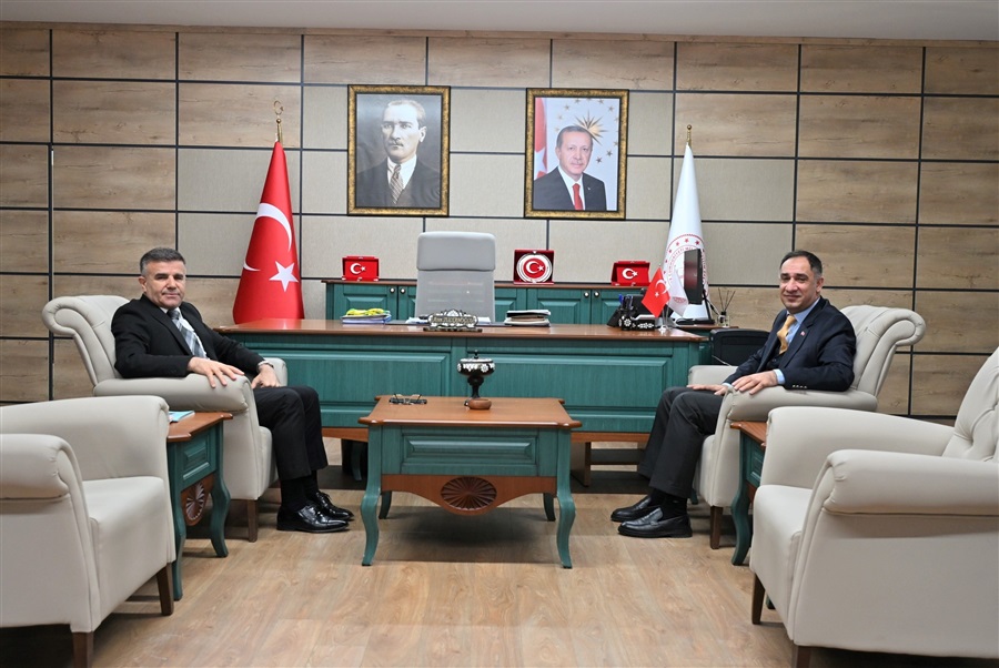 Ticaret İl Müdürümüz Sayın İbrahim Akbaş’tan İl Millî Eğitim Müdürüne Ziyaret 