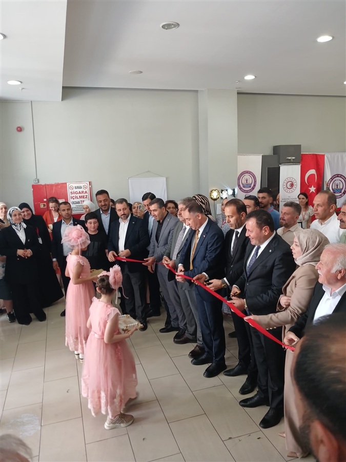 YETENEK VE EL EMEĞİ BULUŞTU: EL SANATLARI FUARI KAPILARINI AÇTI