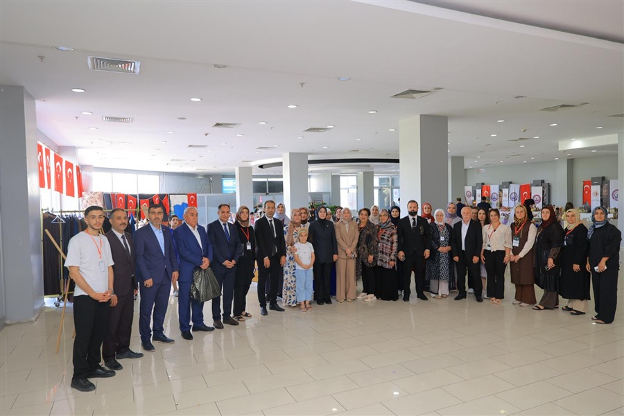KADIN ÜRETİCİLERİMİZ EL SANATLARI FUARI BAŞARIYLA TAMAMLANDI 